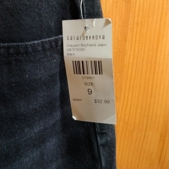 Jesns - Picture 2 of 5